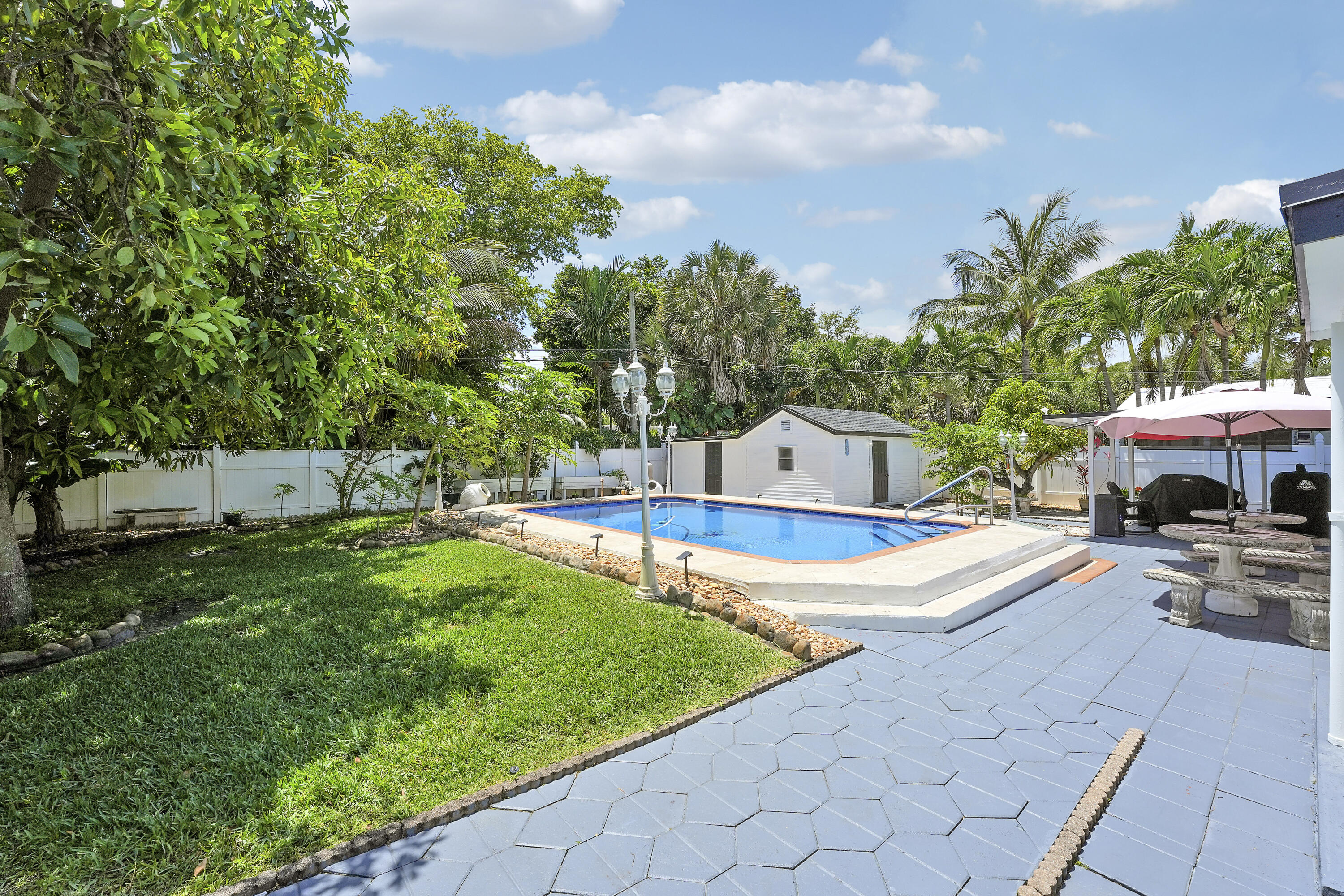 MANGO GARDENS - Residential