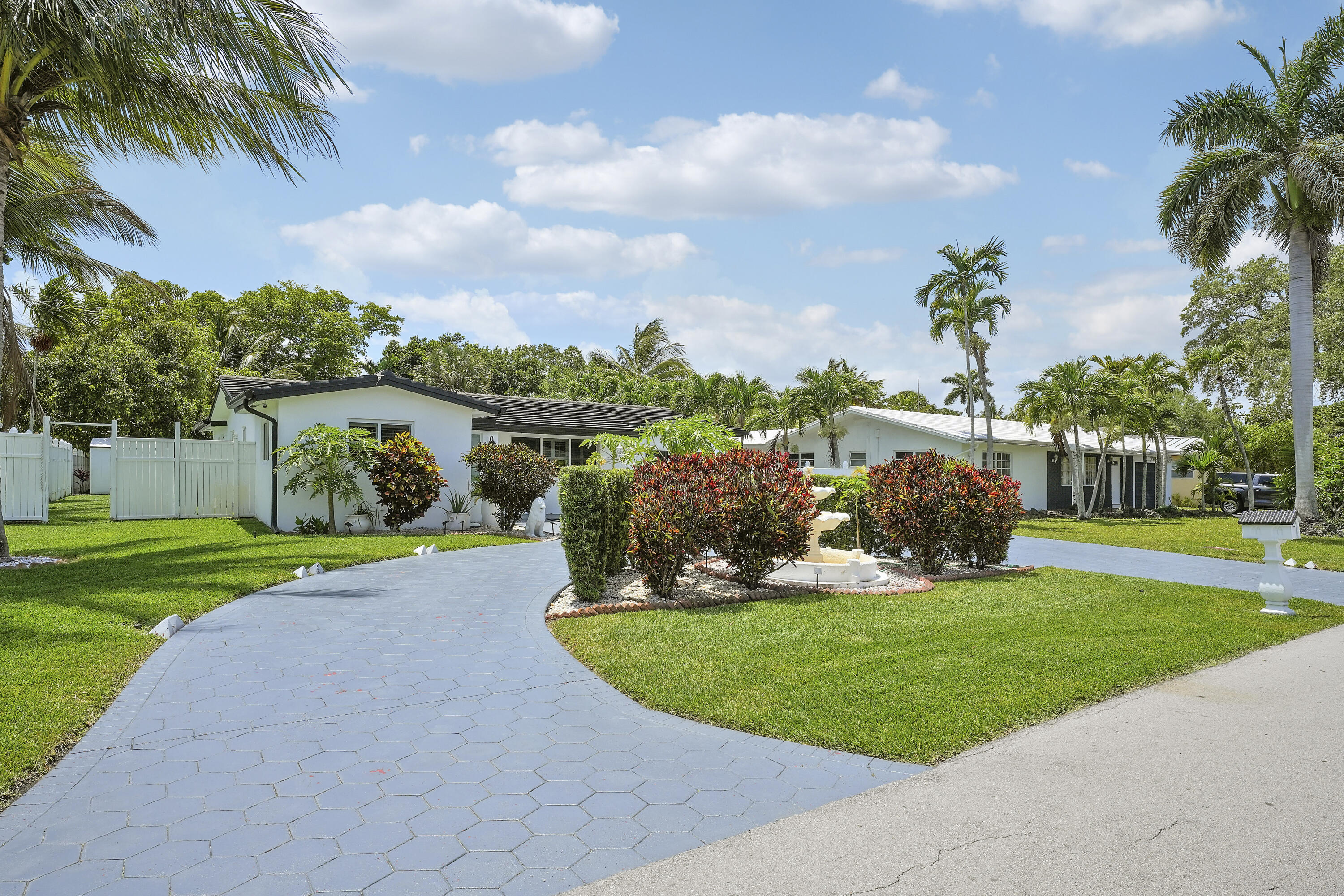 MANGO GARDENS - Residential