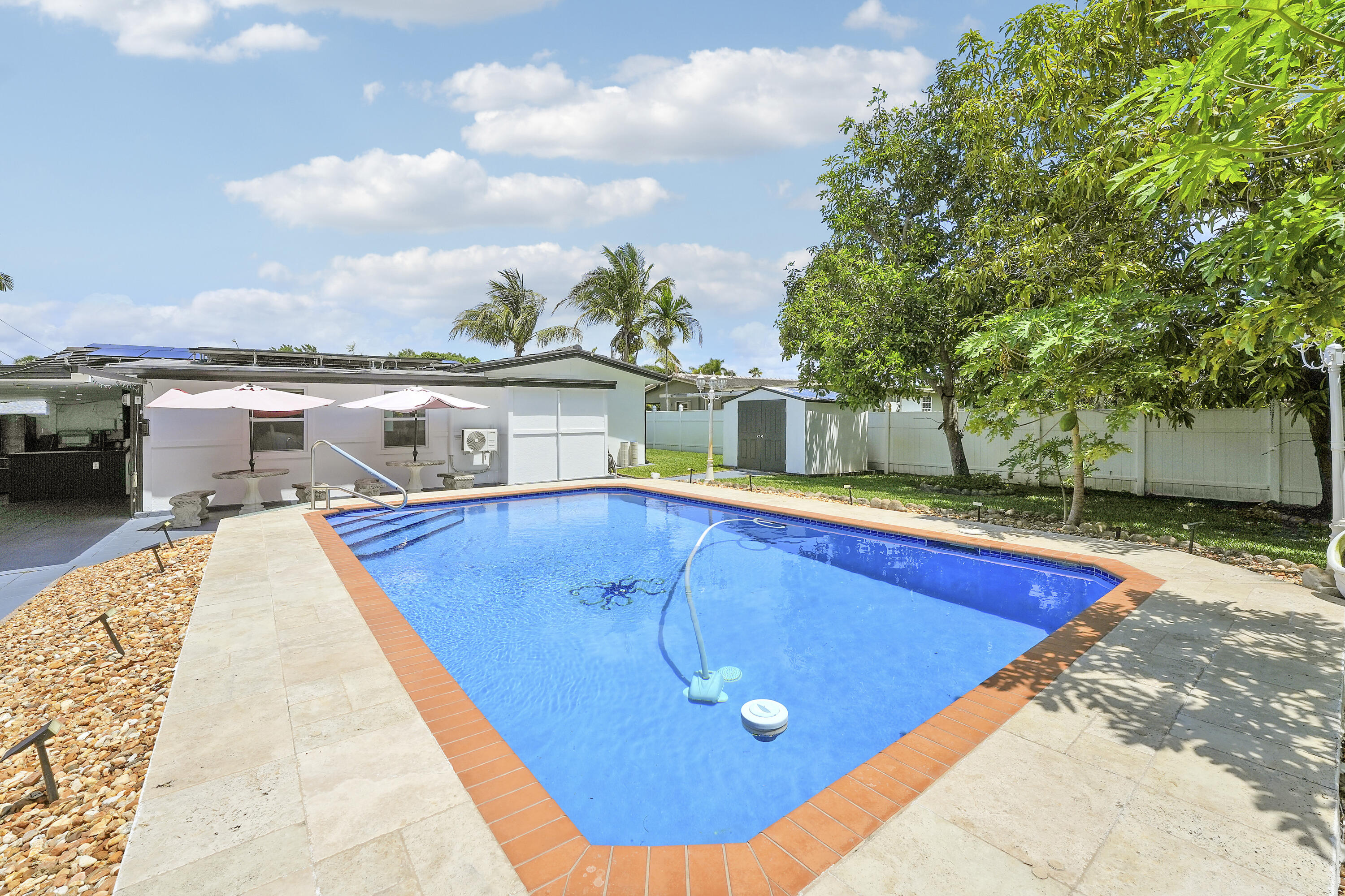 MANGO GARDENS - Residential