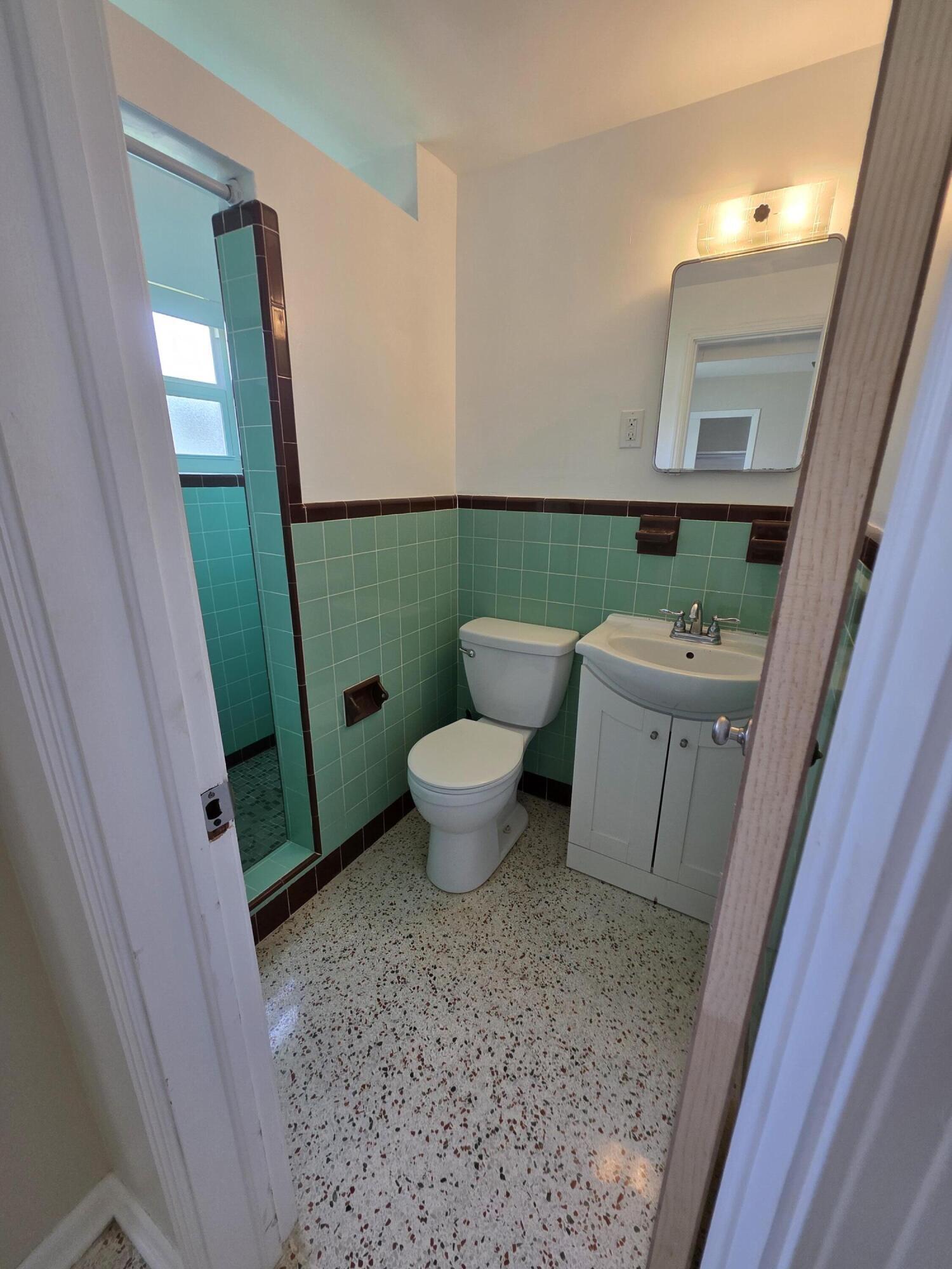 YACHT HARBOR - Residential Lease