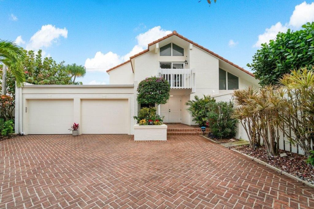 Photo of 104 Amberjack Lane, Jupiter, FL 33477 (MLS # R10967994)