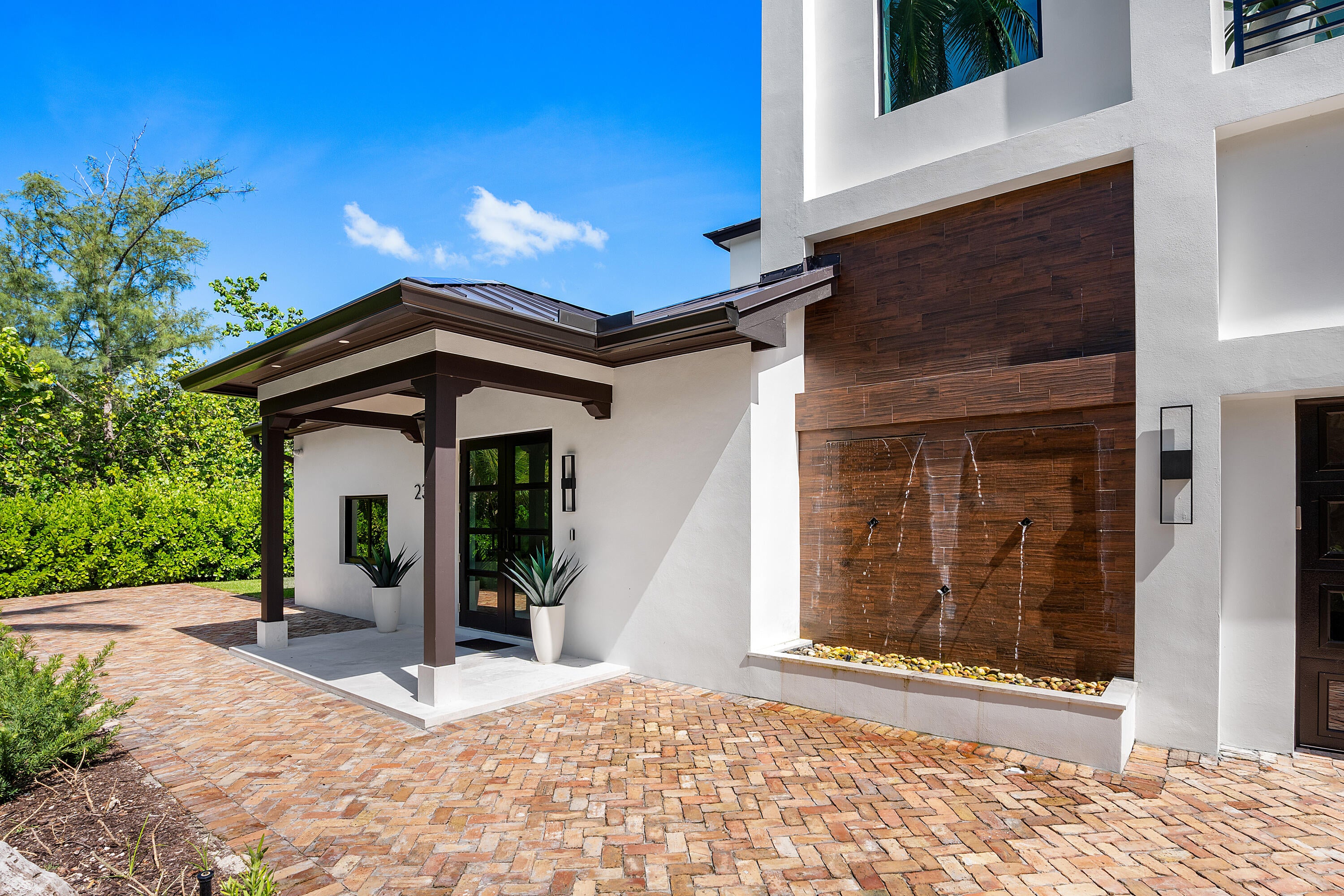 23 COCONUT Lane