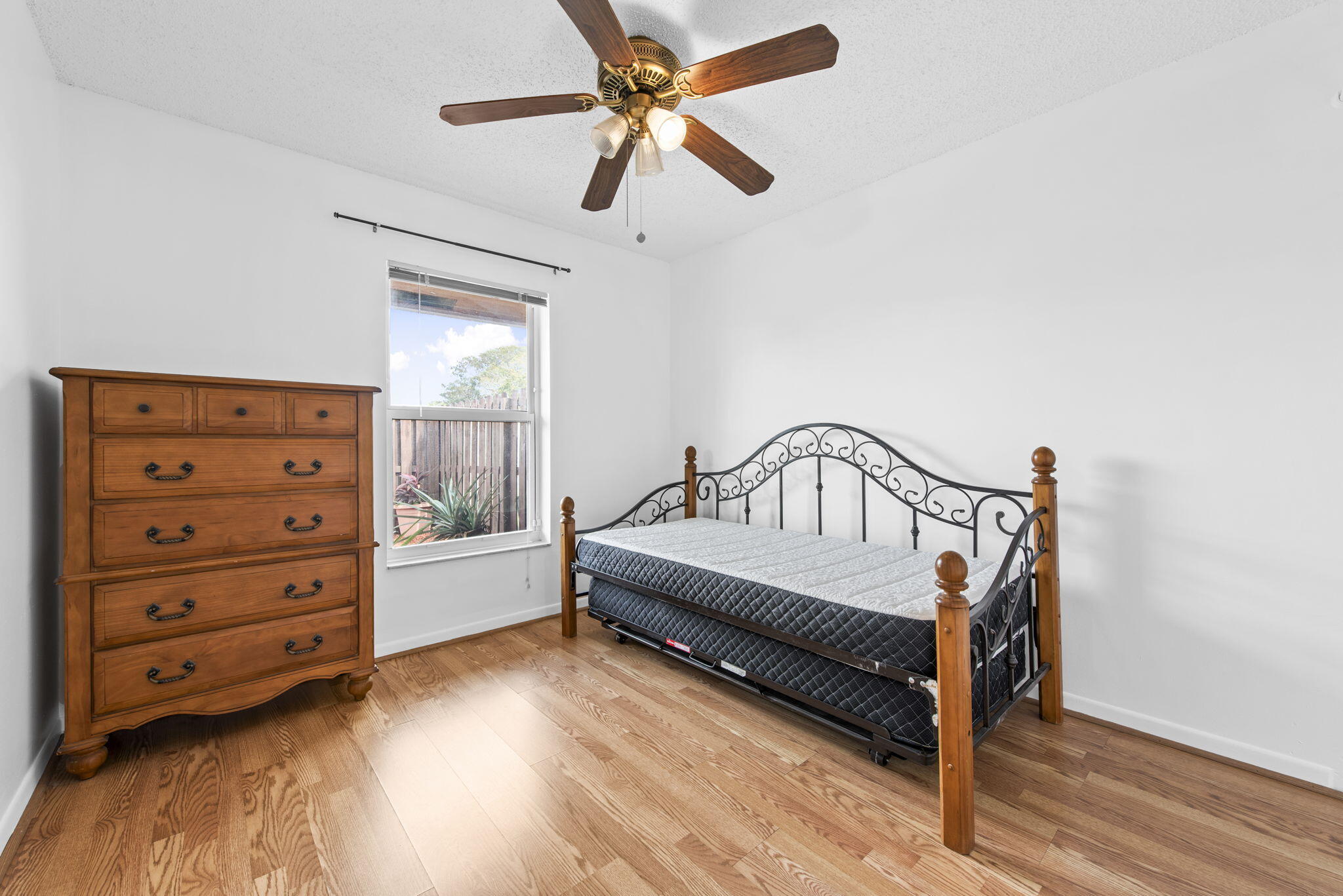 LEES CROSSING 1 TWNHS - Residential