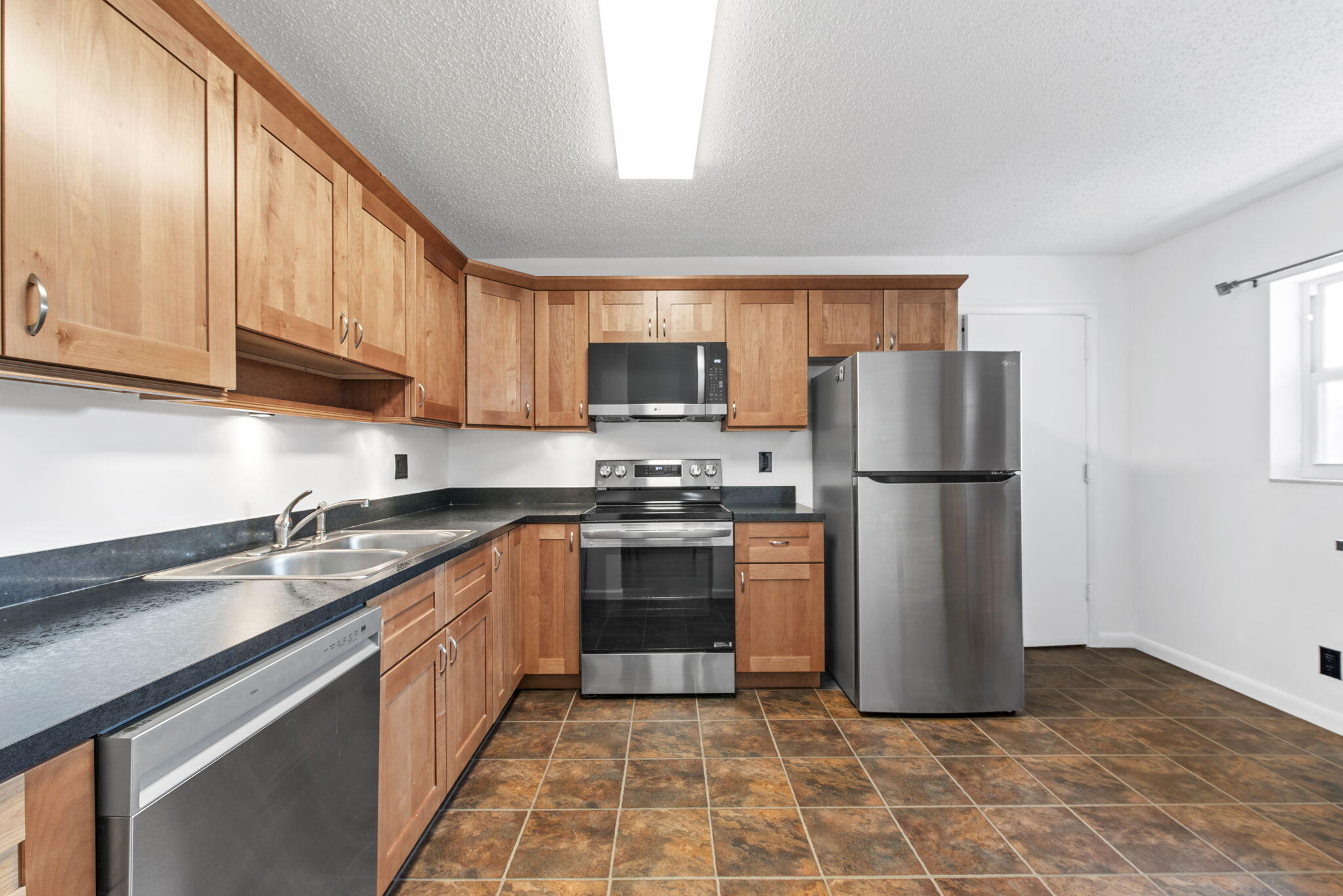 LEES CROSSING 1 TWNHS - Residential