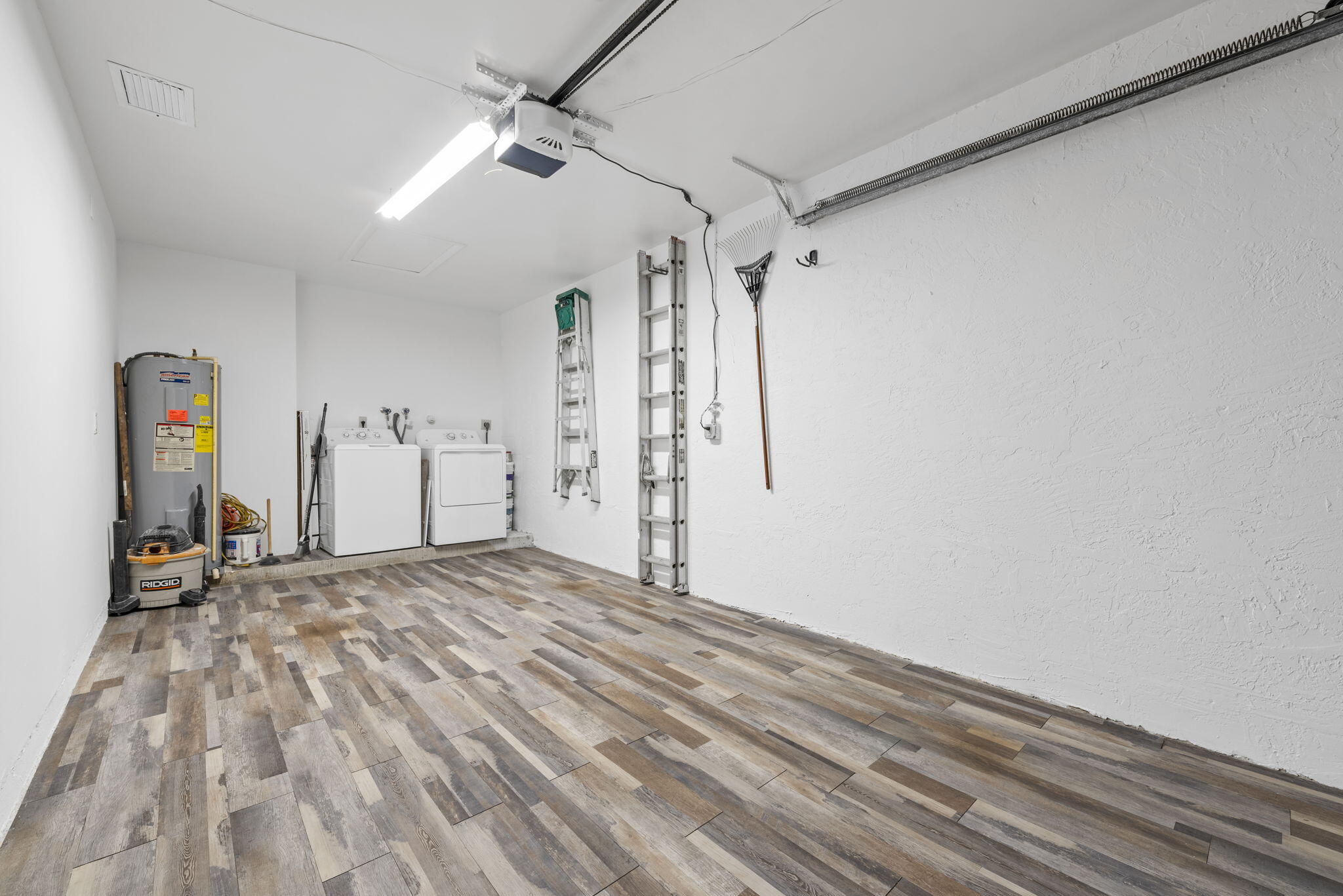 LEES CROSSING 1 TWNHS - Residential