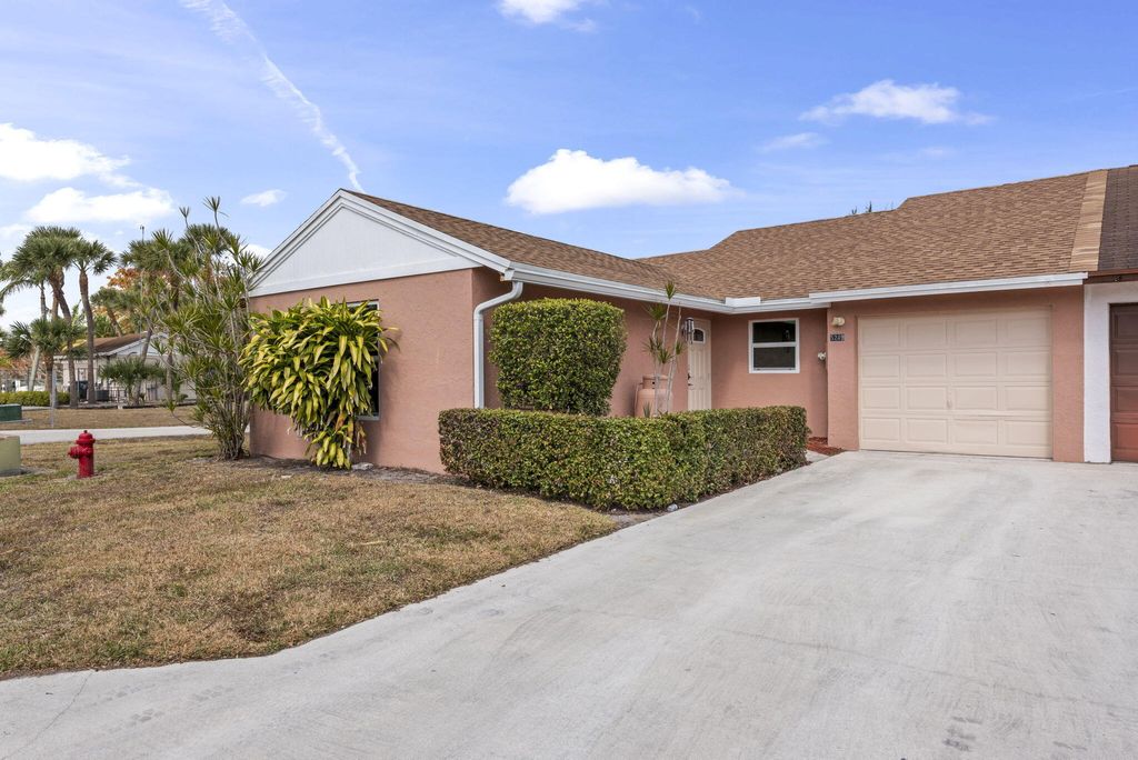 Photo of 5249 Berwyn Street, Lake Worth Beach, FL 33463 (MLS # R11165360)