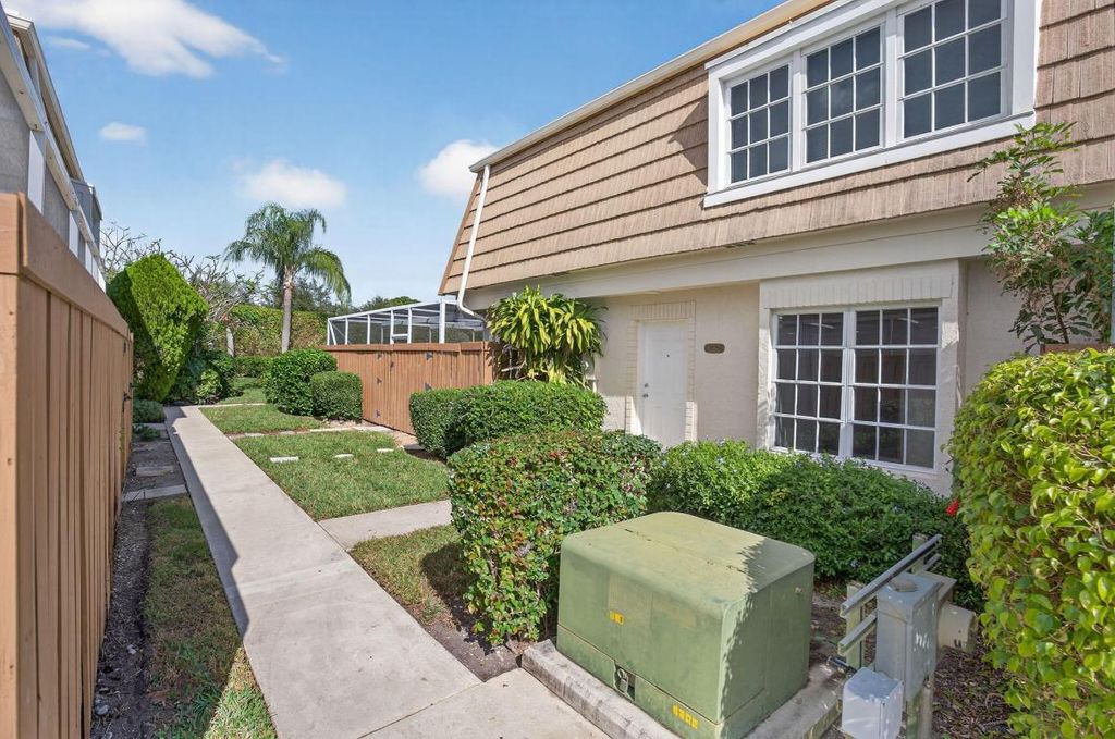 Photo of 11556 Winchester Drive, Palm Beach Gardens, FL 33410 (MLS # R11155070)