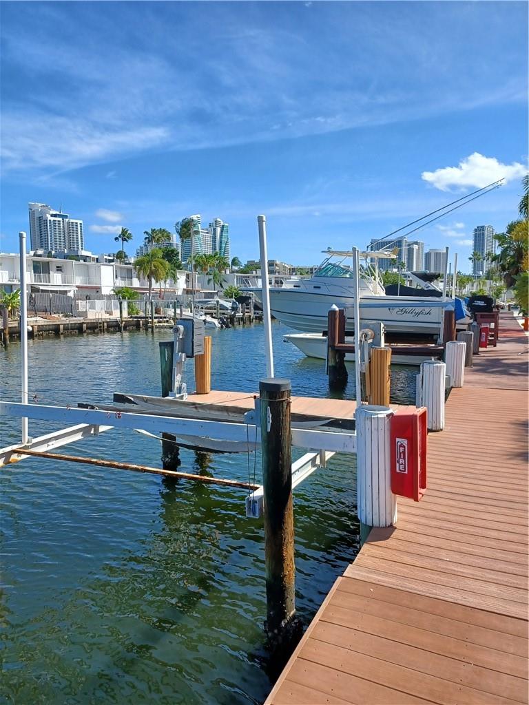 VENETIAN PARK WEST - Residential Lease