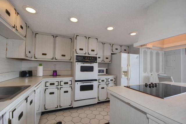 VENETIAN PARK WEST - Residential Lease