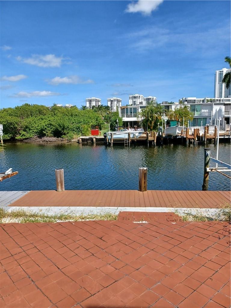 VENETIAN PARK WEST - Residential Lease