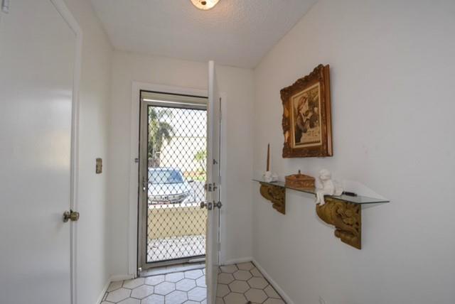 VENETIAN PARK WEST - Residential Lease