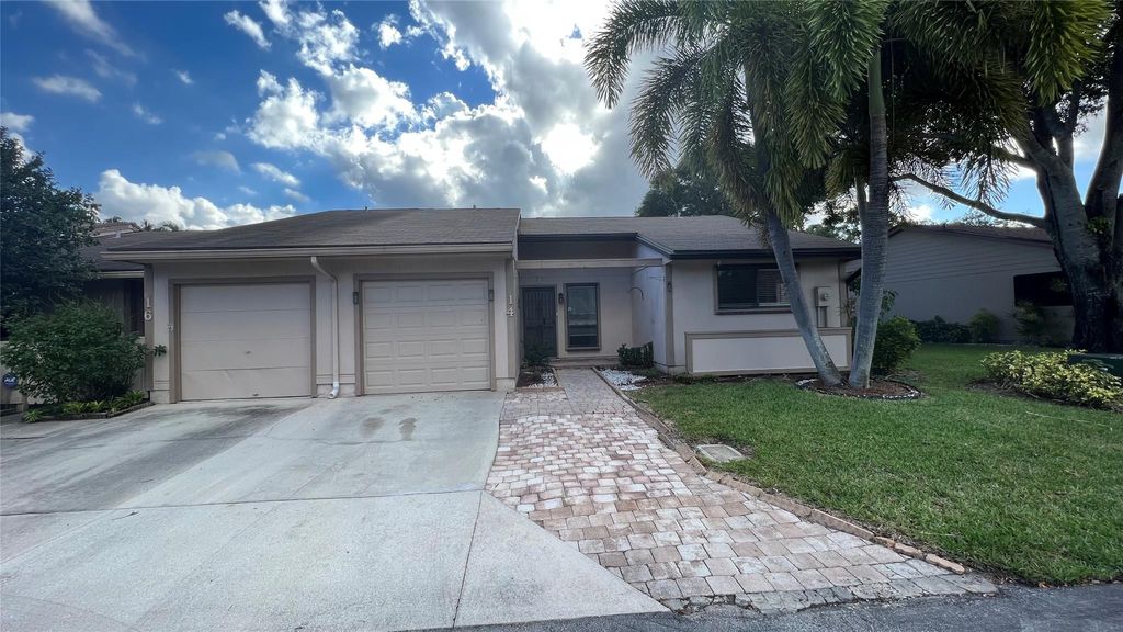 Photo of 14 Flint Way #14, Boynton Beach, FL 33426 (MLS # F10428003)