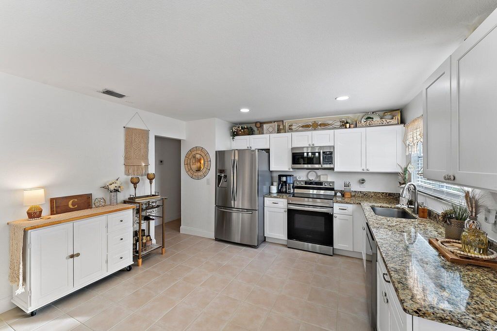 Photo of 2122 SE Wald Street, Port Saint Lucie, FL 34984 (MLS # R10949240)