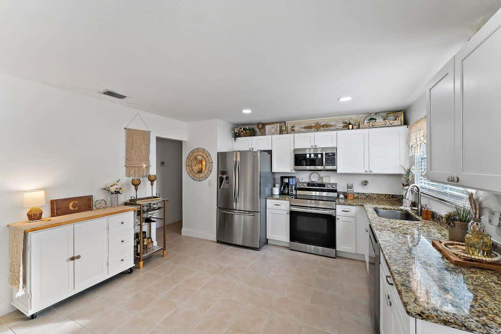 Photo of 2122 SE Wald Street, Port Saint Lucie, FL 34984 (MLS # R10949240)
