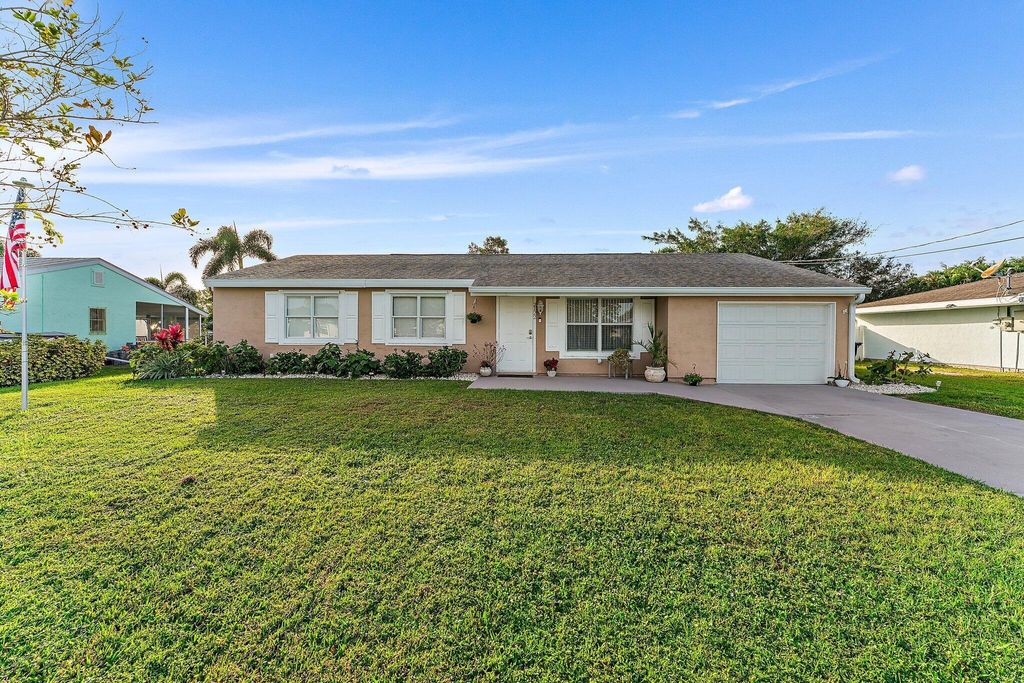 Photo of 2122 SE Wald Street, Port Saint Lucie, FL 34984 (MLS # R10949240)