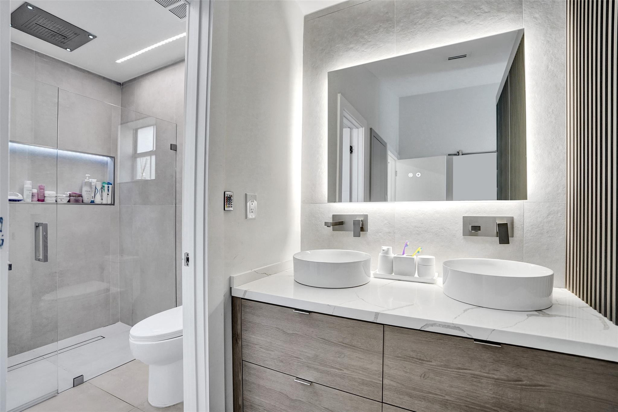 Lyons West 137-40 B - Residential Lease