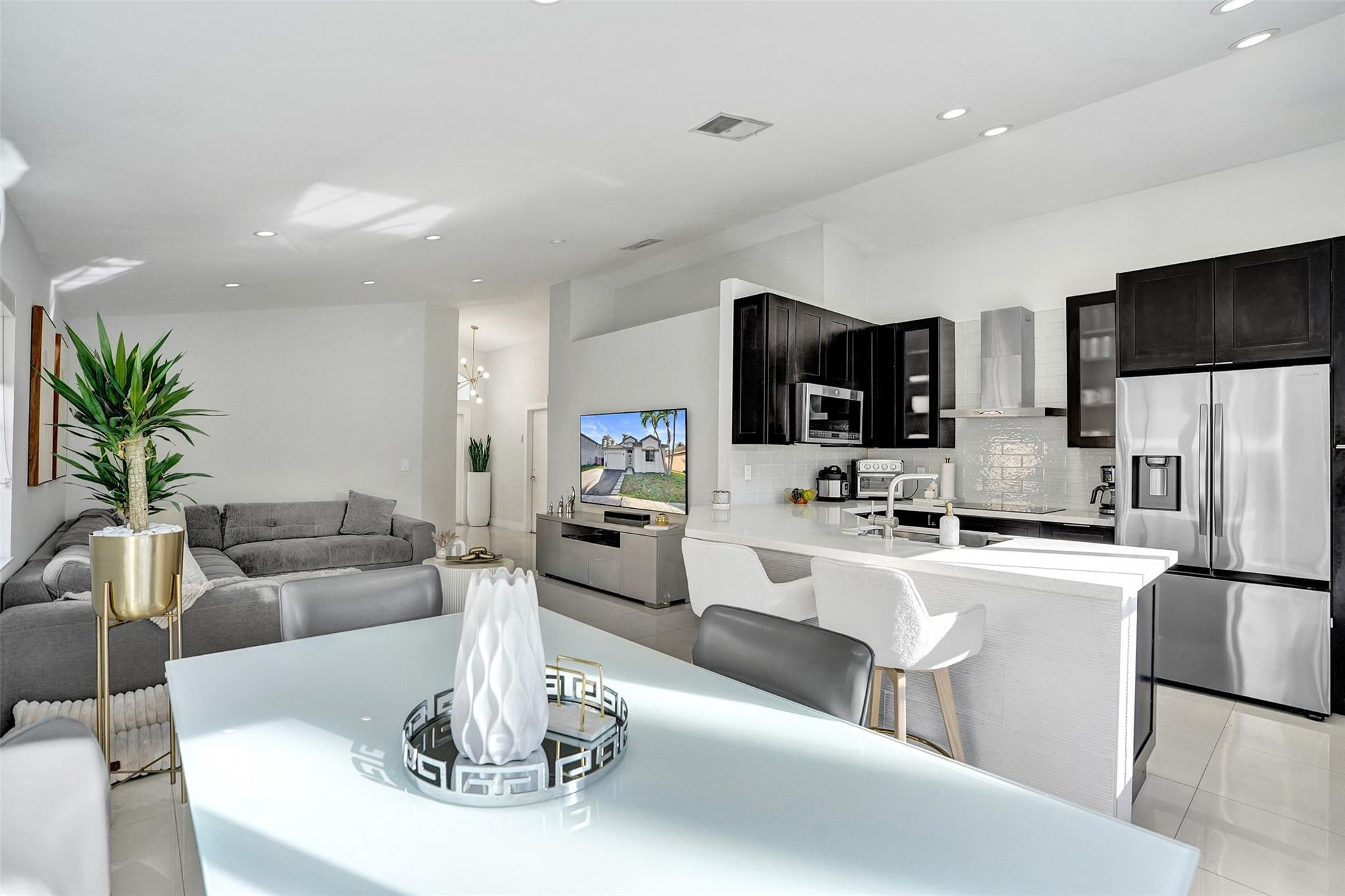 Lyons West 137-40 B - Residential Lease