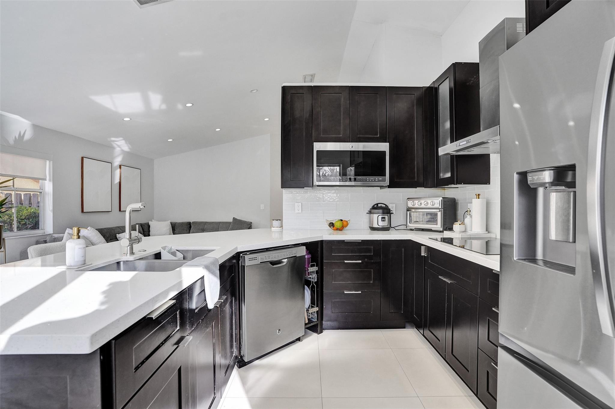 Lyons West 137-40 B - Residential Lease