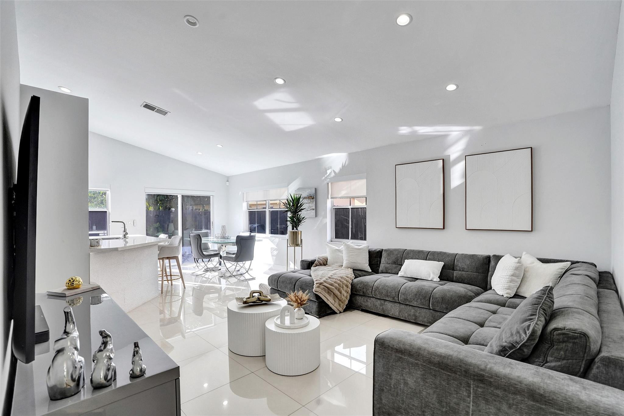 Lyons West 137-40 B - Residential Lease