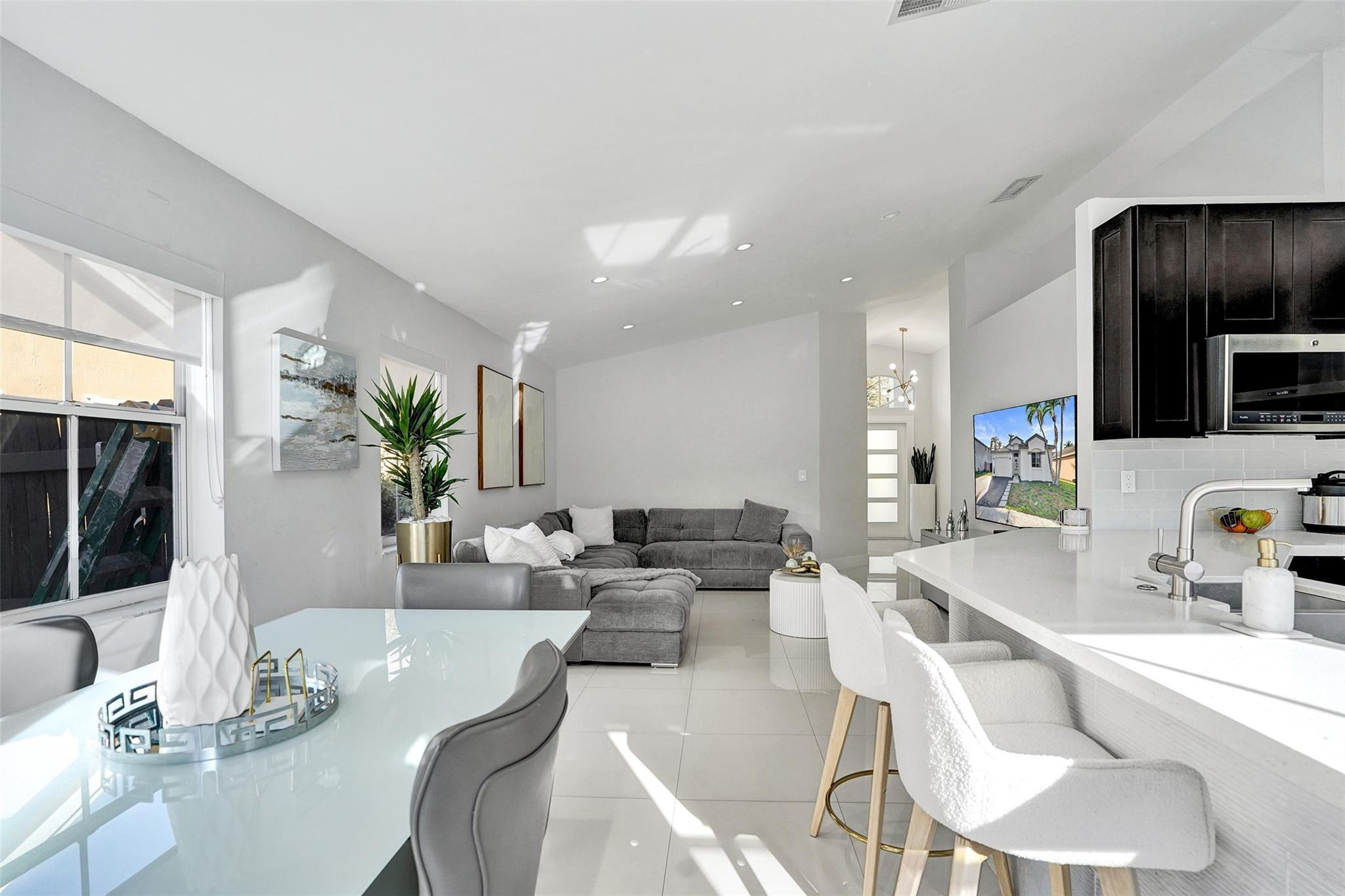 Lyons West 137-40 B - Residential Lease