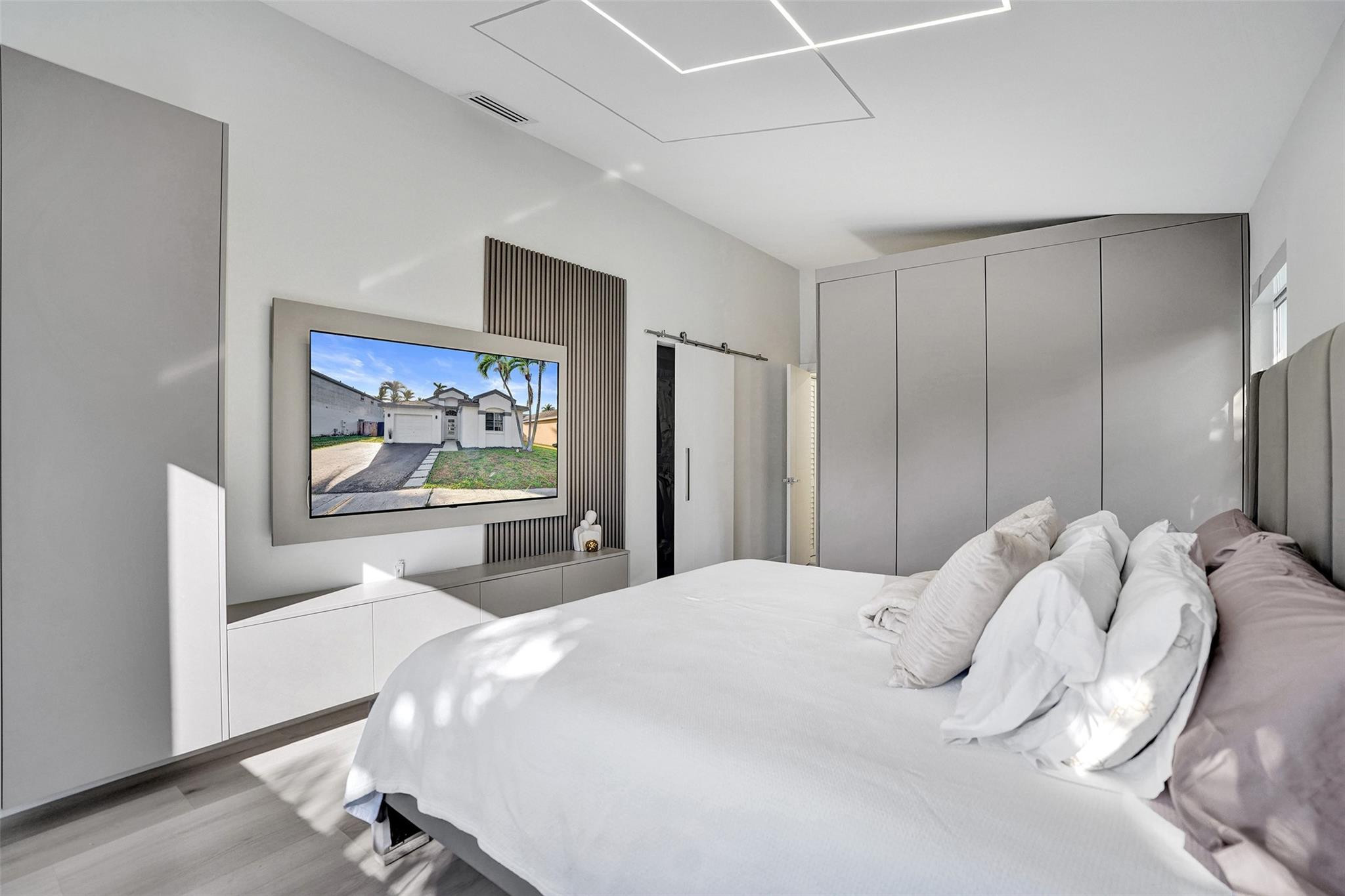 Lyons West 137-40 B - Residential Lease