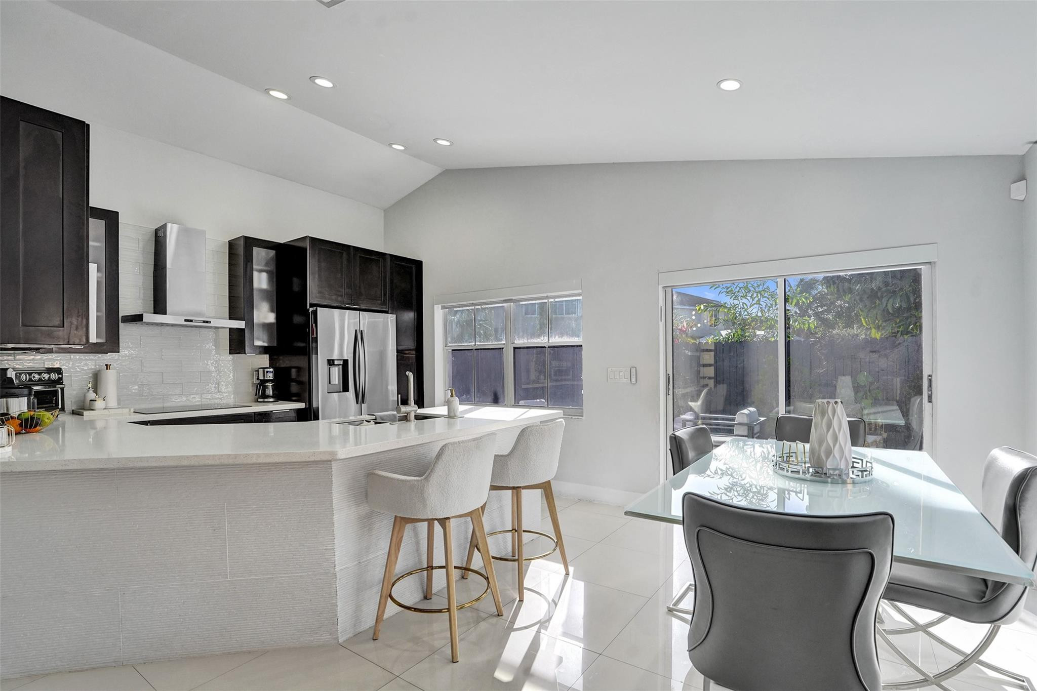 Lyons West 137-40 B - Residential Lease