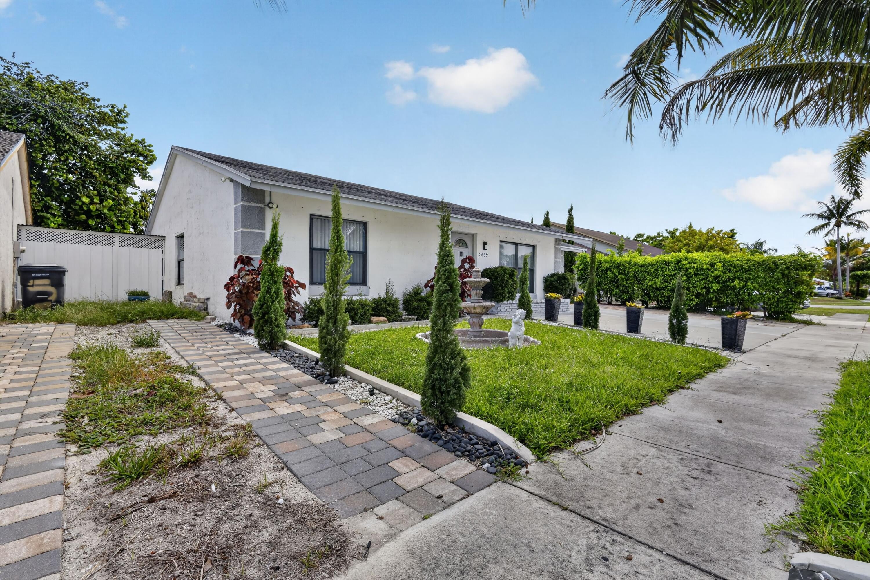 Properties 5639 Ithaca Circle E