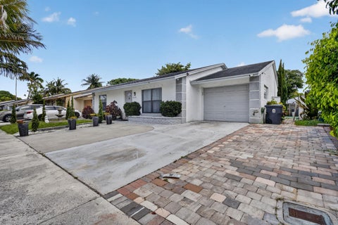Photo of 5639 Ithaca Circle E, Lake Worth, FL 33463 (MLS # B26051377)