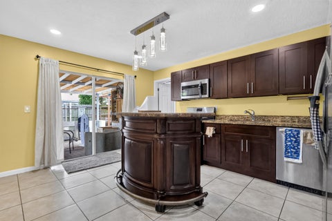 Tiny photo for 5639 Ithaca Circle E, Lake Worth, FL 33463 (MLS # B26051377)