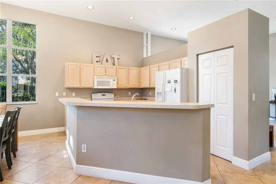 CYPRESS CAY - Residential