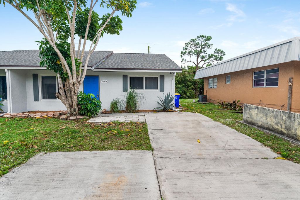 Photo of 3102 SE Clayton Street #3102, Stuart, FL 34997 (MLS # R10943782)