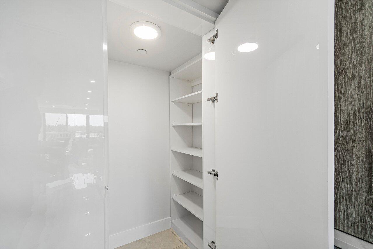 BRAEMAR ISLE - Residential