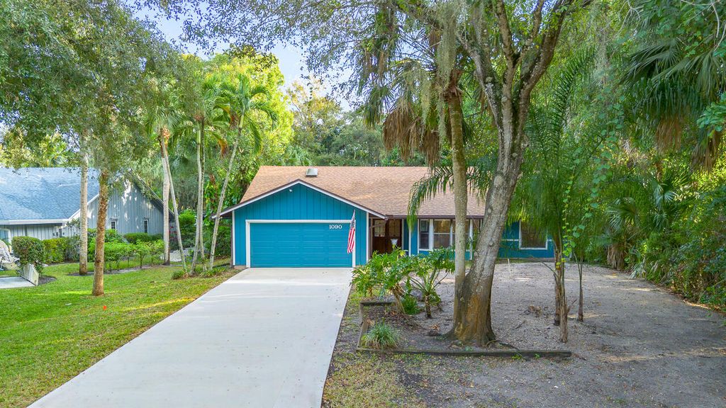 Photo of 1090 SE Buttonwood Circle SE, Stuart, FL 34997 (MLS # R11145174)