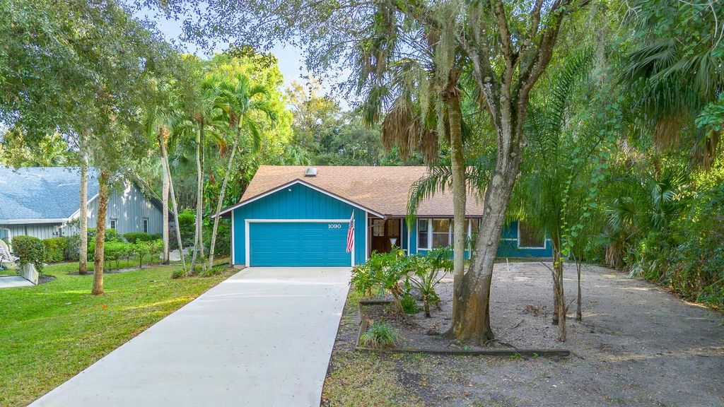 Photo of 1090 SE Buttonwood Circle SE, Stuart, FL 34997 (MLS # R11145174)