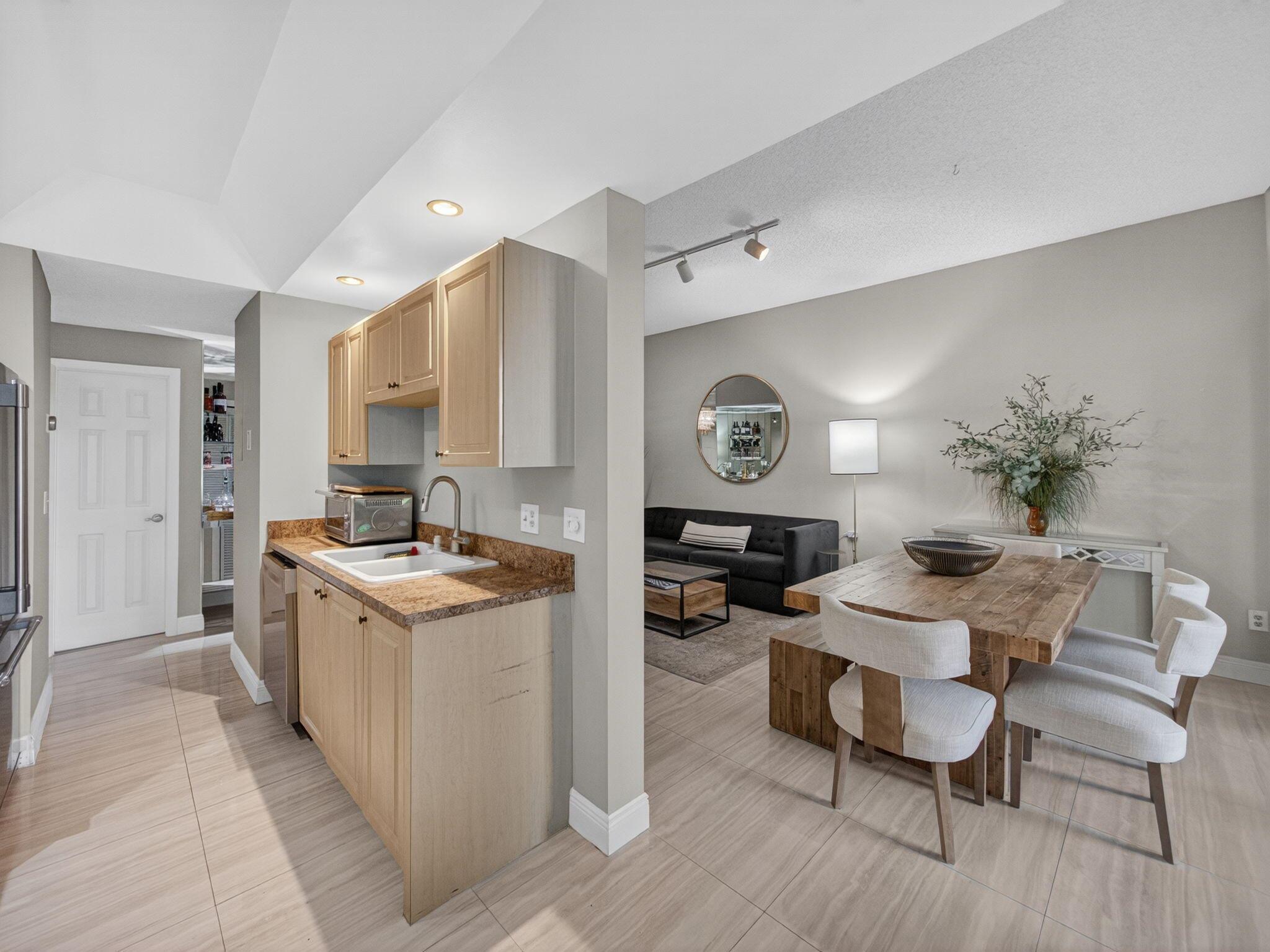 LA PAZ AT BOCA POINTE - Residential