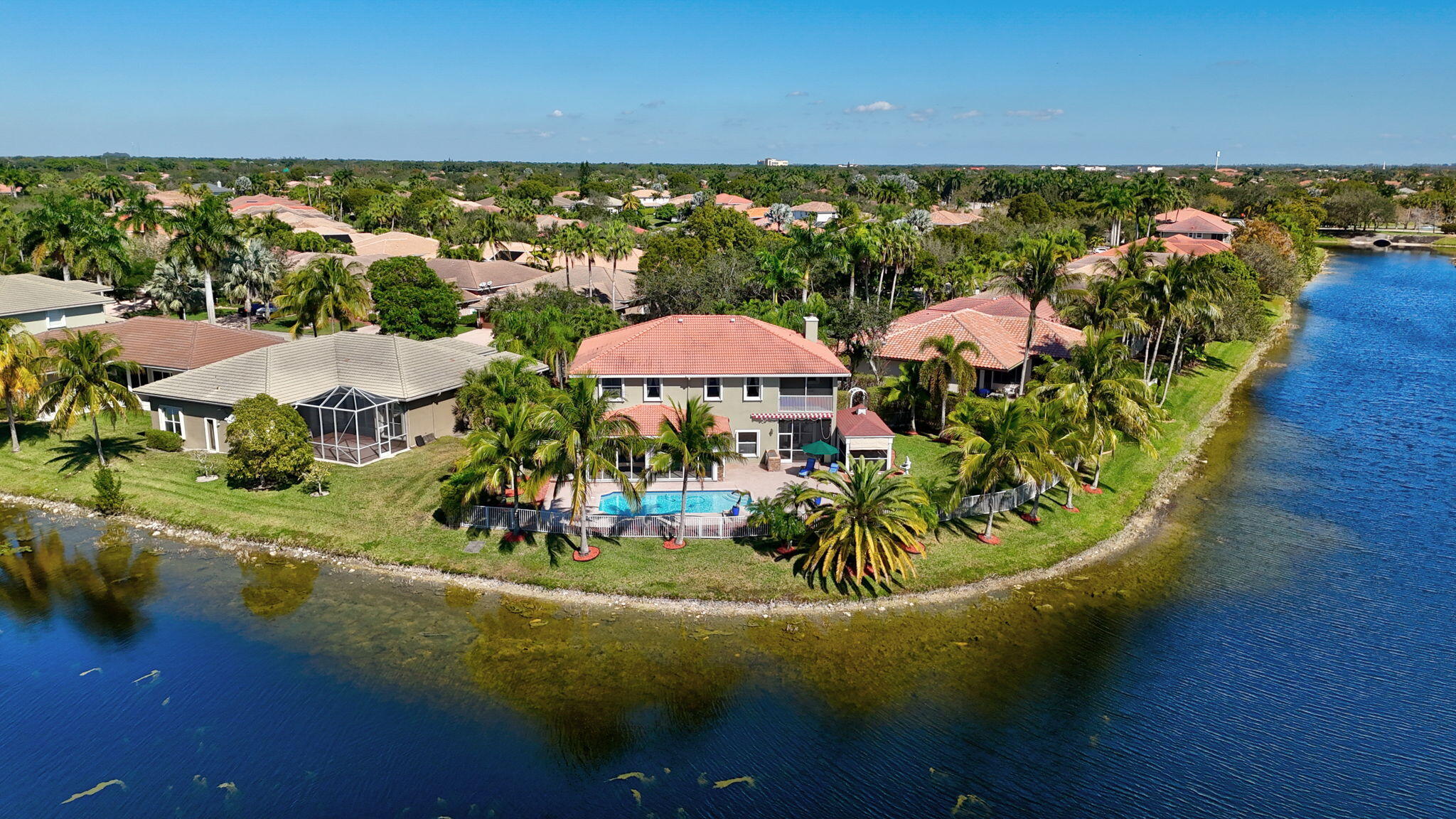 WYNDHAM LAKES WEST - Residential