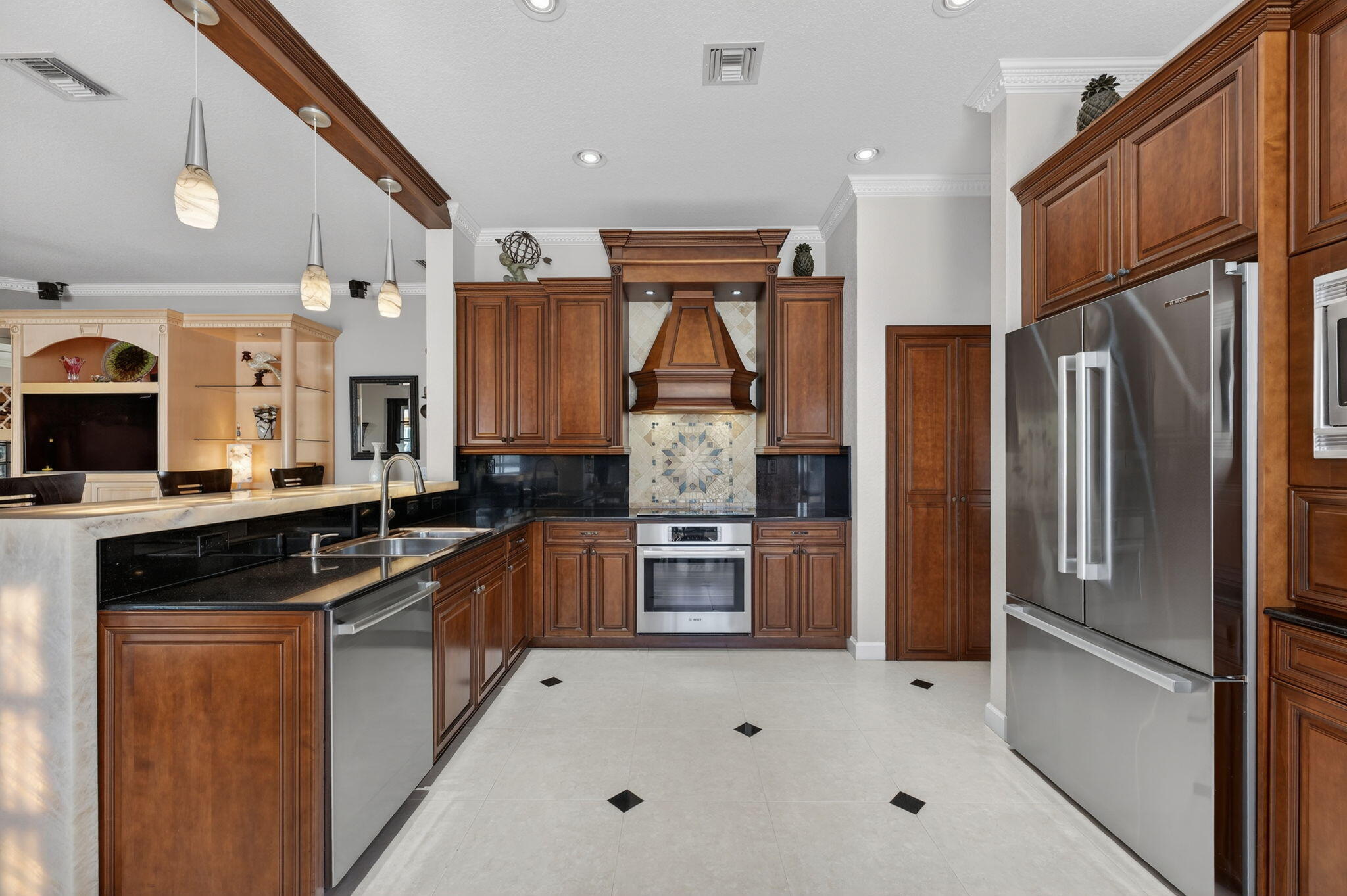 WYNDHAM LAKES WEST - Residential