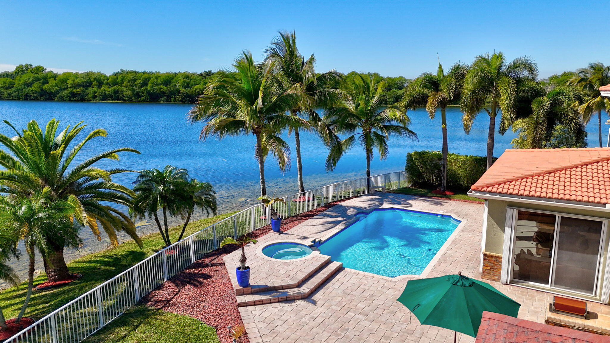 WYNDHAM LAKES WEST - Residential