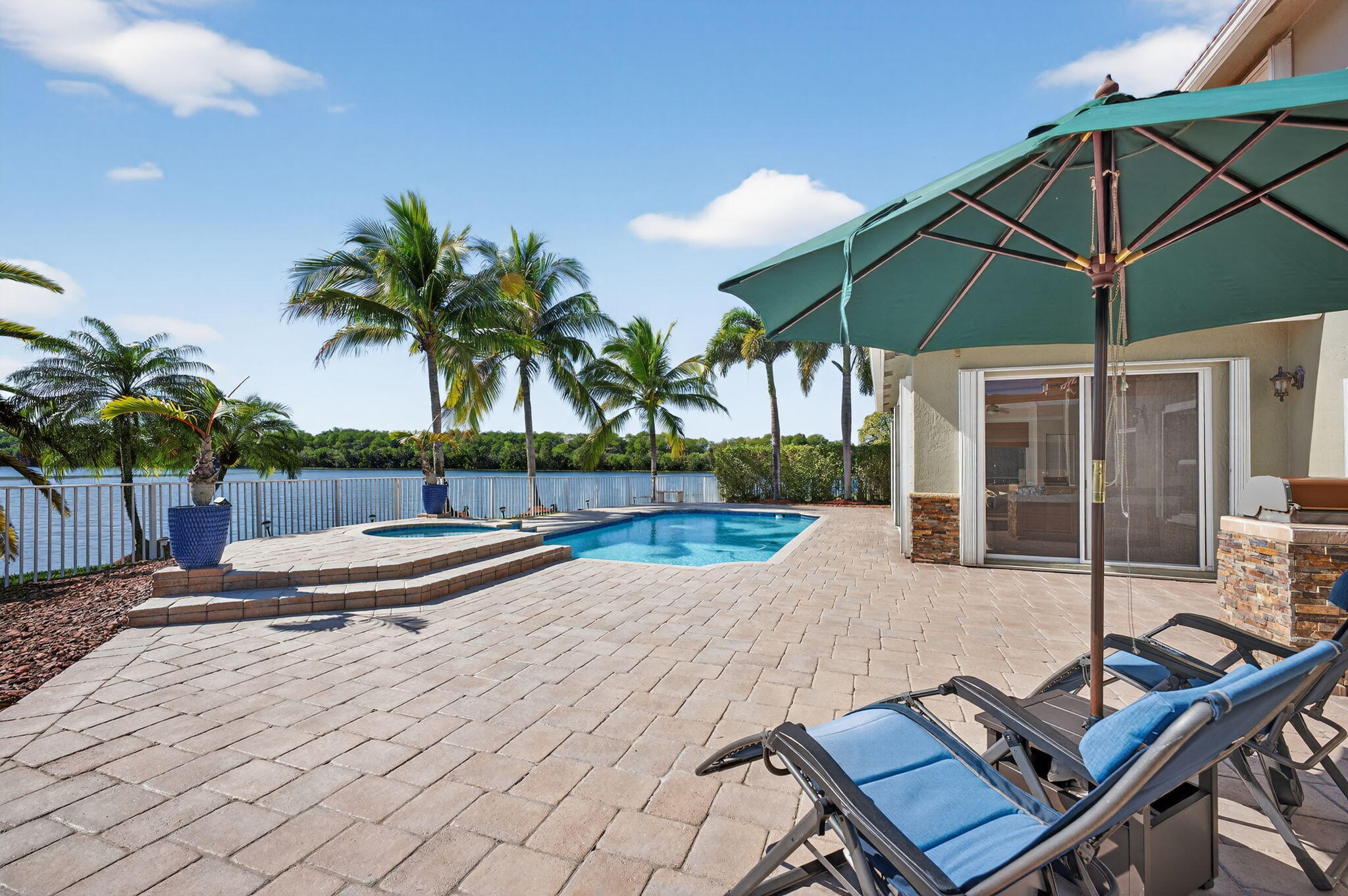 WYNDHAM LAKES WEST - Residential