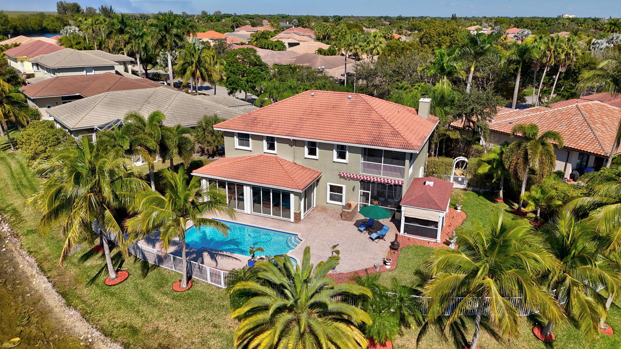 WYNDHAM LAKES WEST - Residential