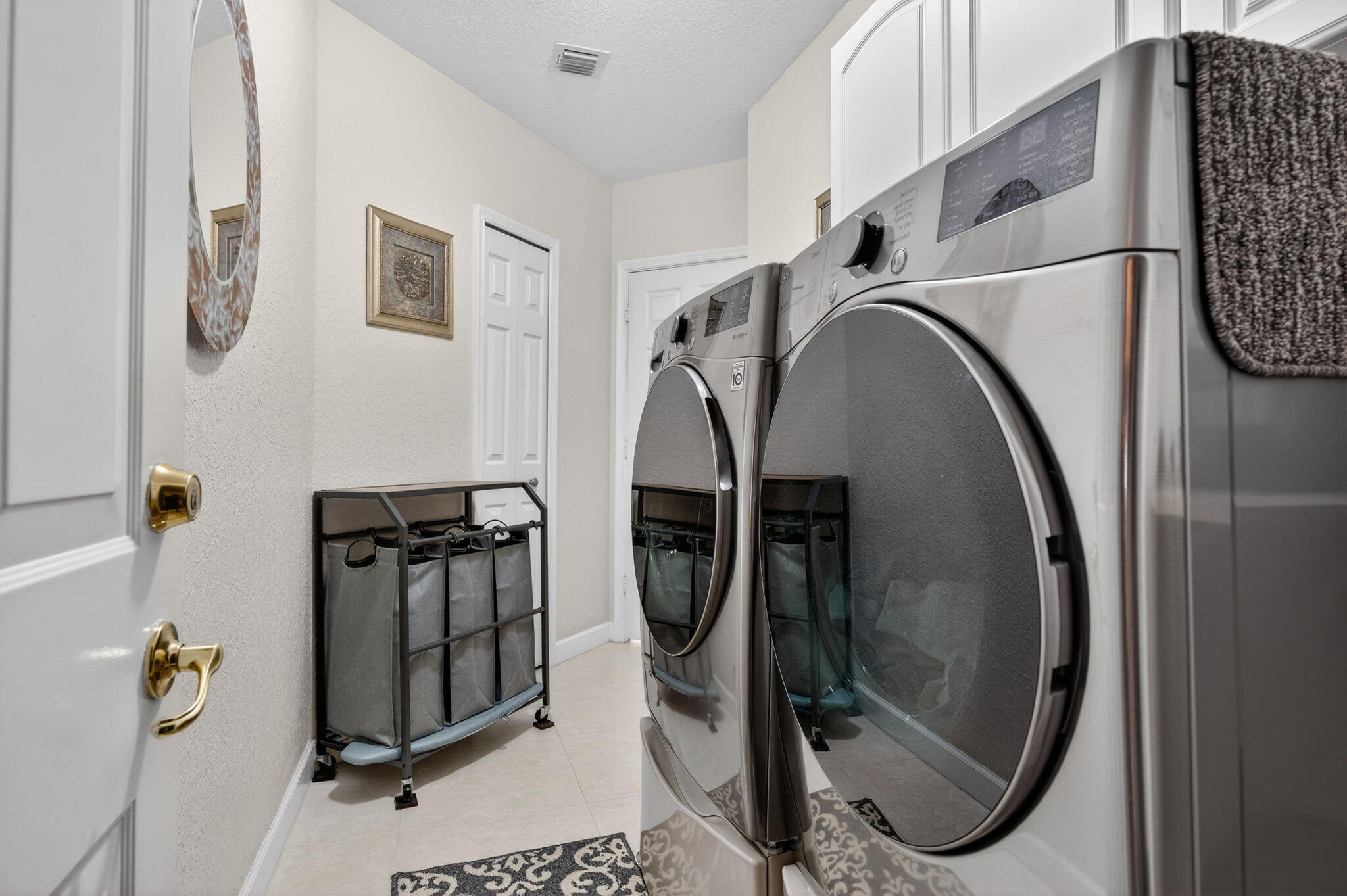 WYNDHAM LAKES WEST - Residential