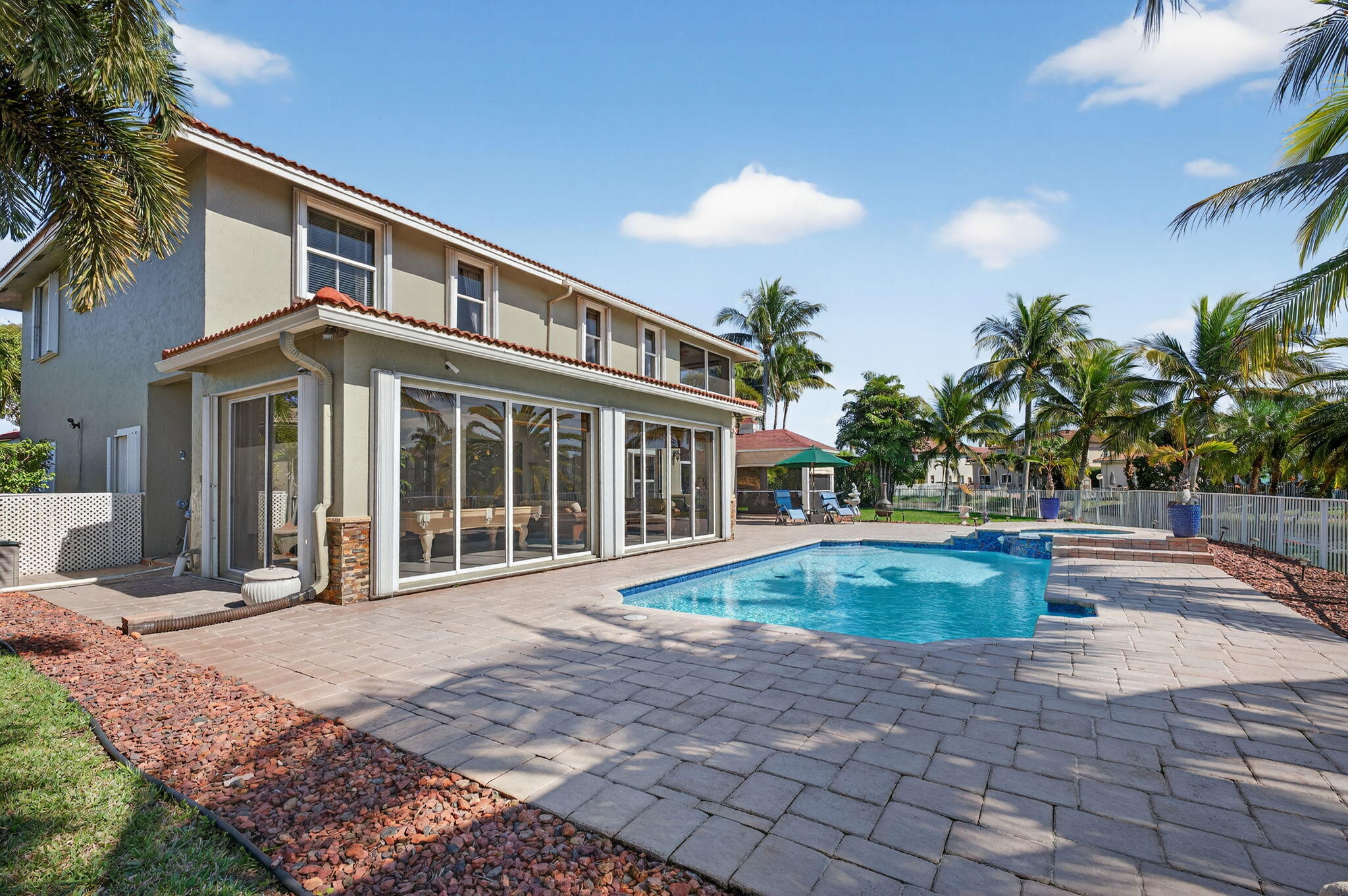 WYNDHAM LAKES WEST - Residential