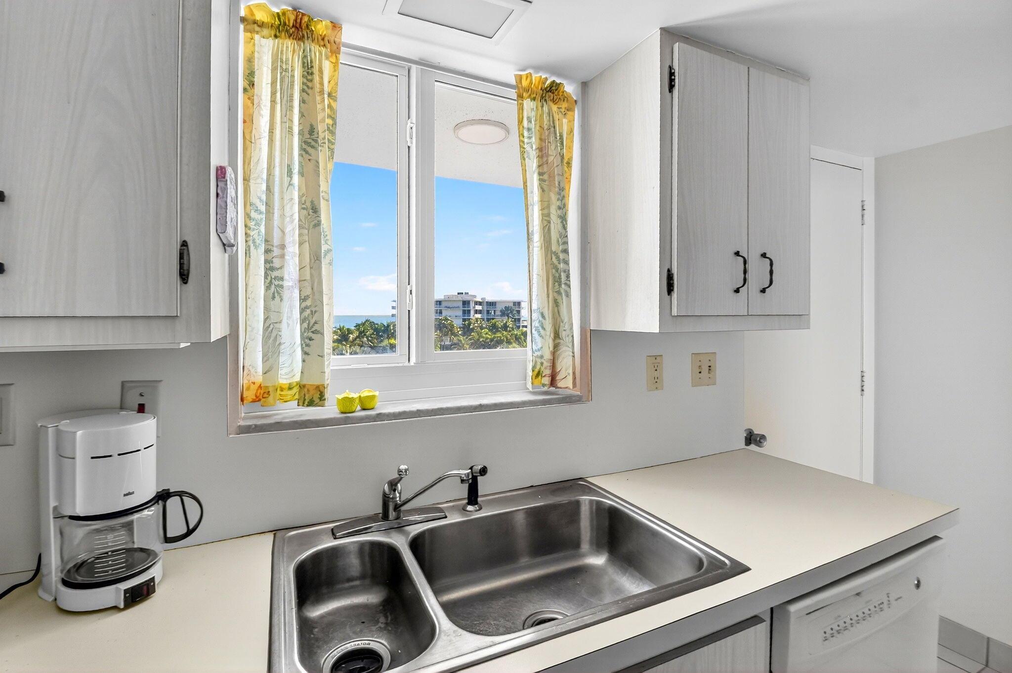 President Palm Beach Cond - Residential Lease