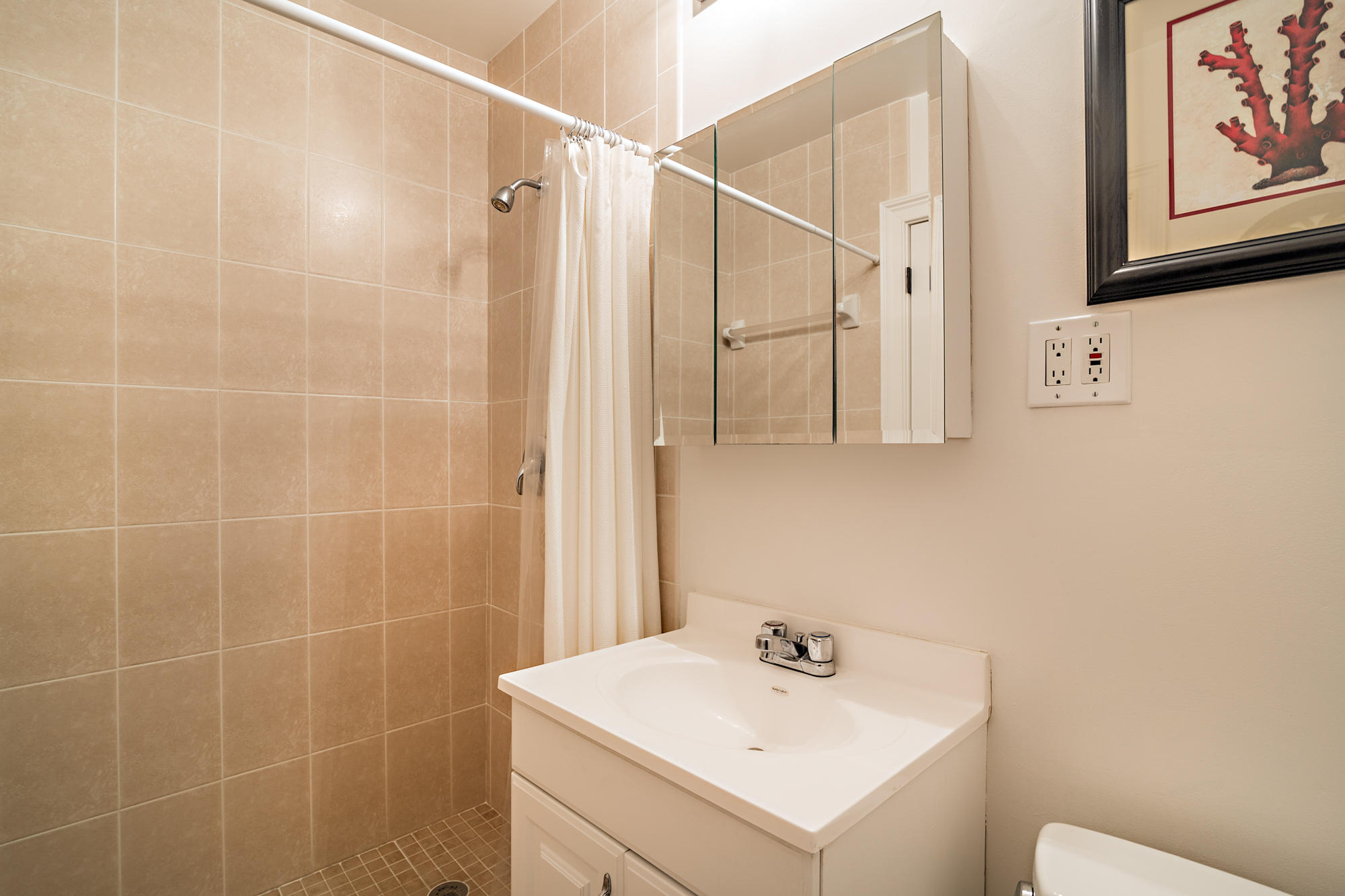 LAKE CLARKE ISLE - Residential