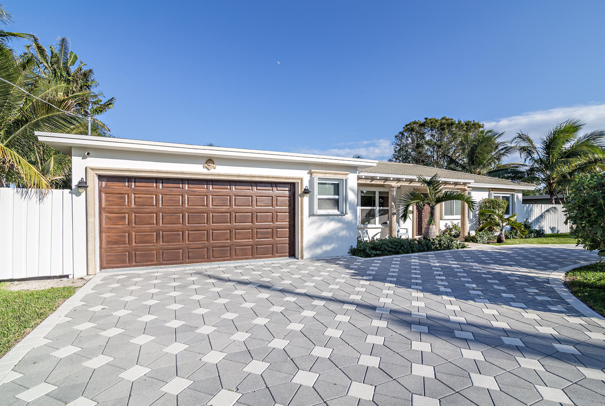 LAKE CLARKE ISLE - Residential