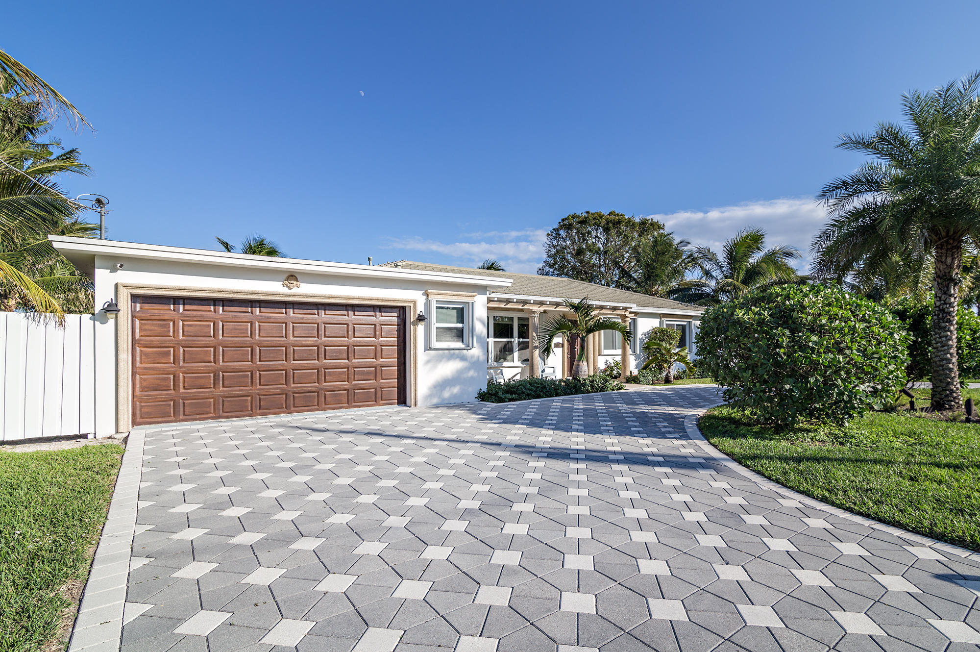 LAKE CLARKE ISLE - Residential