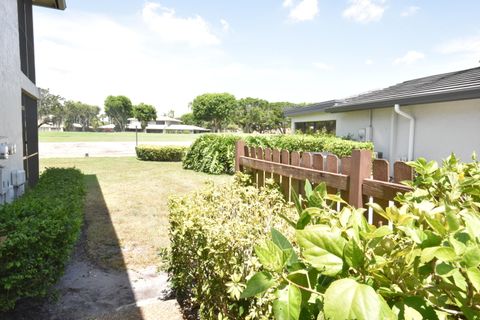 Tiny photo for 2 SOUTHPORT Lane #C, Boynton Beach, FL 33436 (MLS # B26054268)