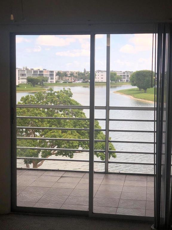 CENTURY VILLAGE / REXFORD - Residential