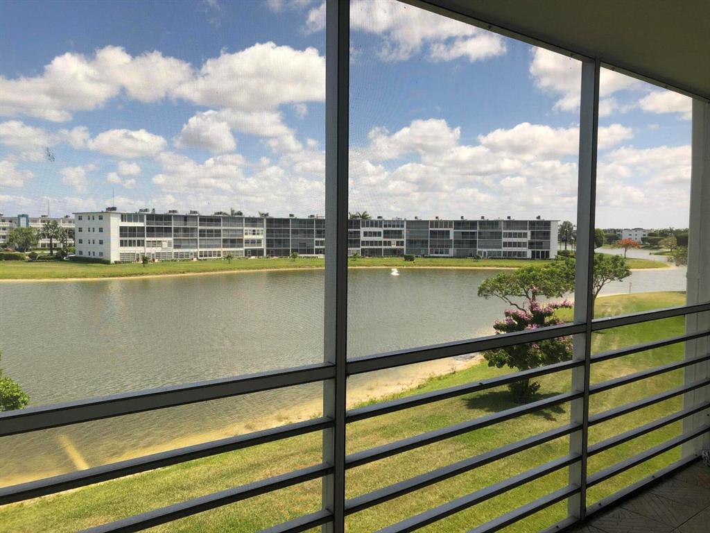 CENTURY VILLAGE / REXFORD - Residential