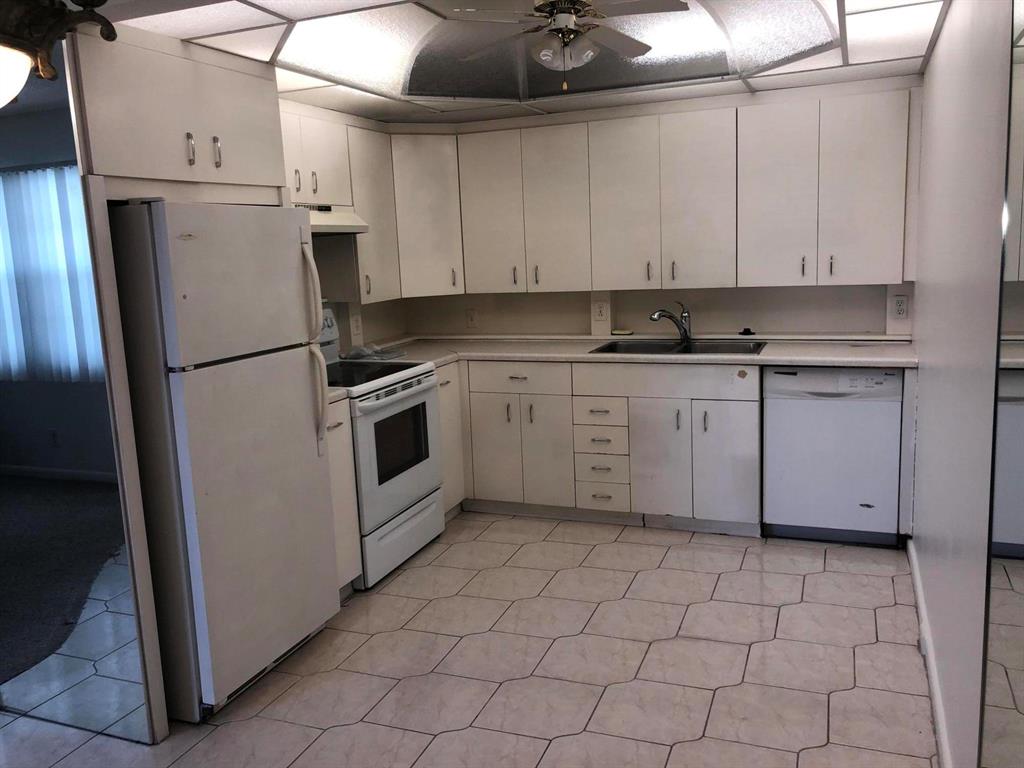 CENTURY VILLAGE / REXFORD - Residential